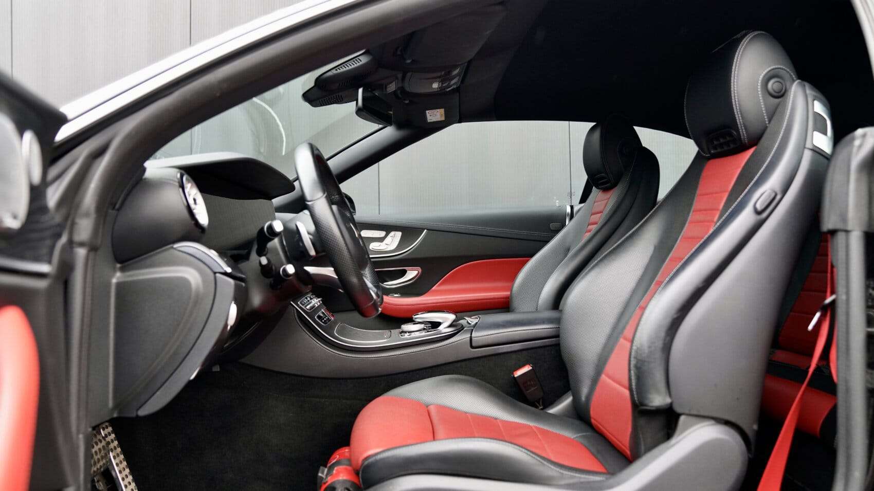 Second hand Mercedes Benz E-Class 300