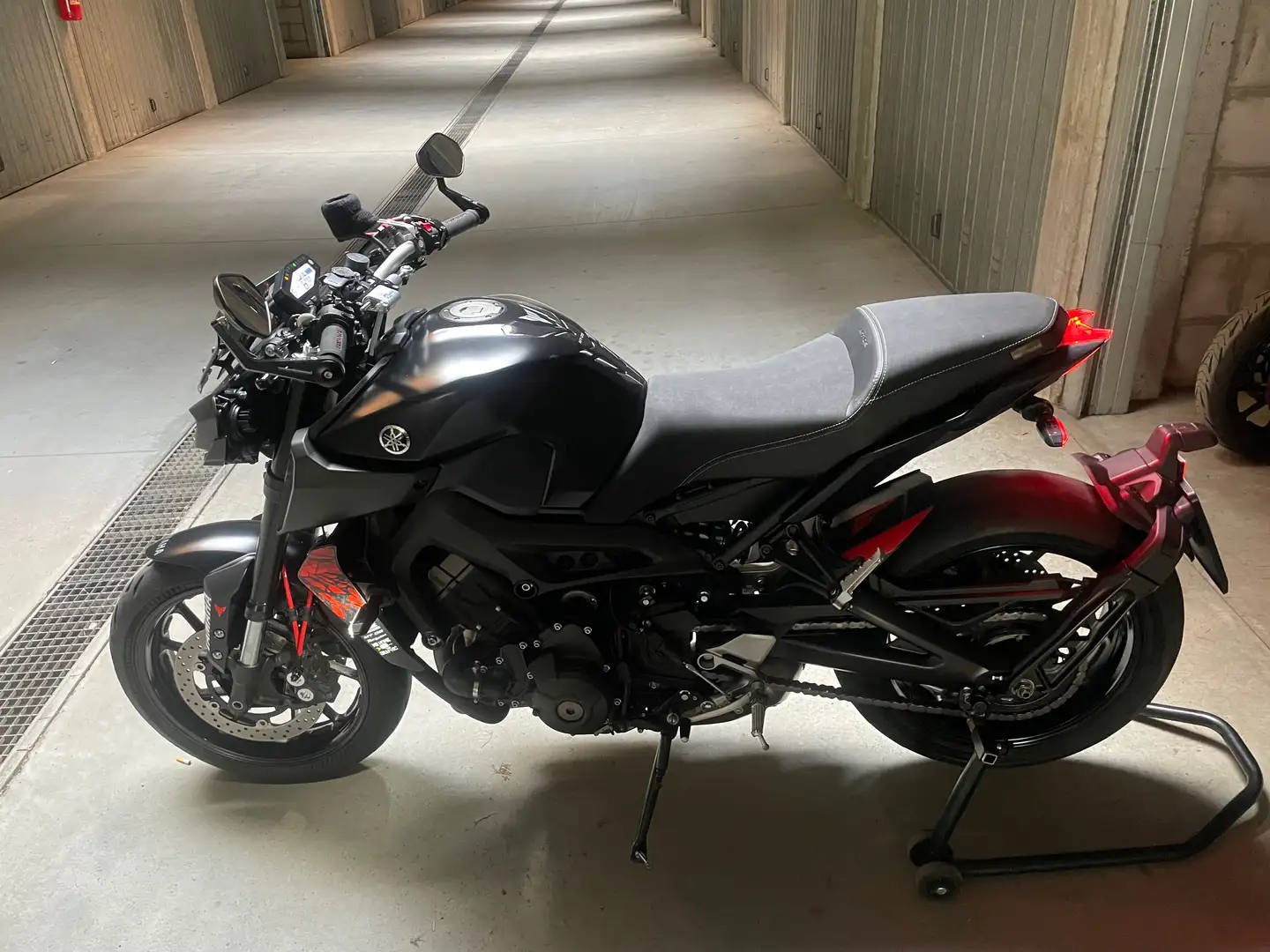 Yamaha MT-09 Nero - 1
