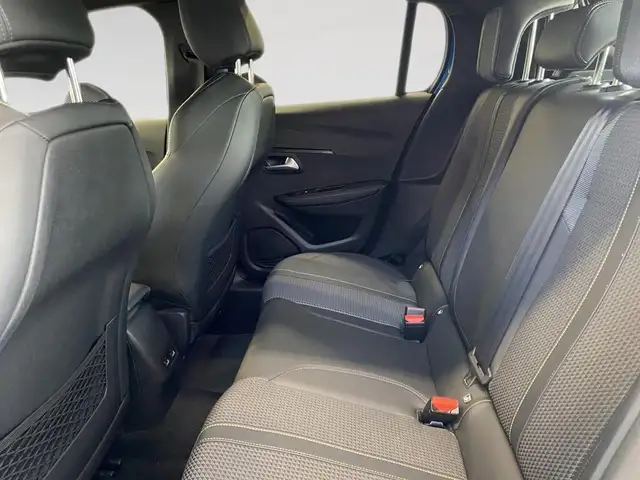 Peugeot 208 view 8