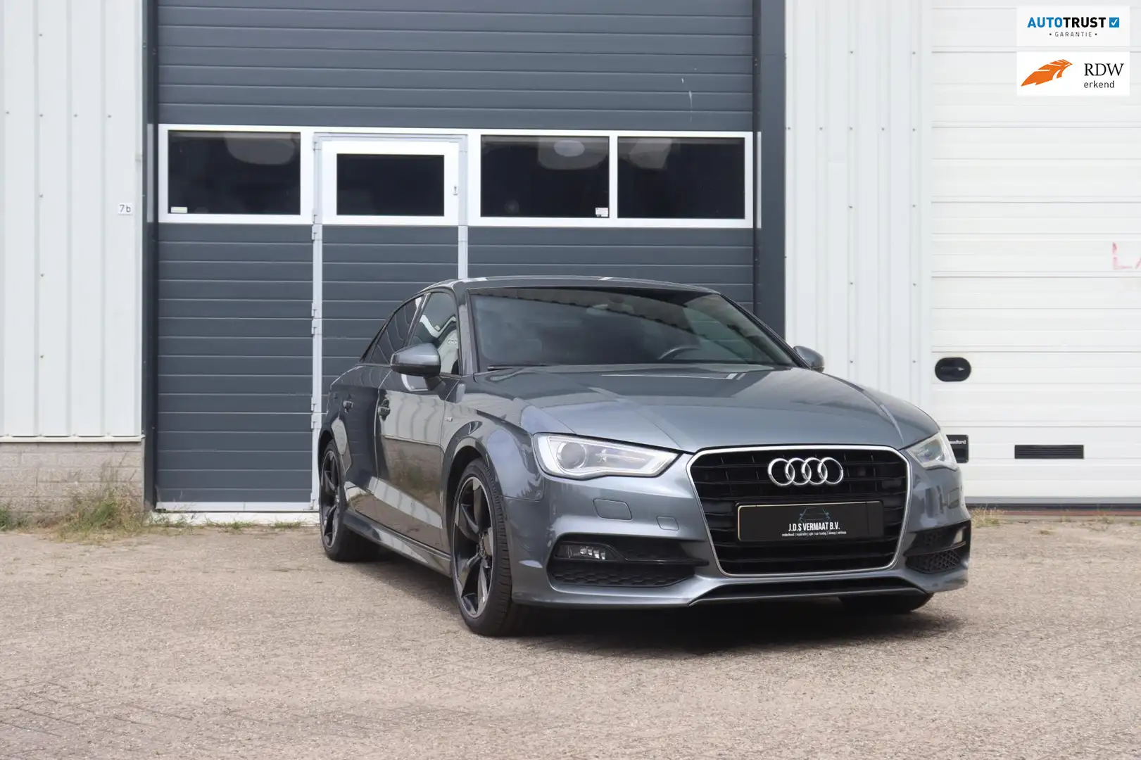 Audi A3 Limousine 1.8 TFSI Ambition Pro Line S Gris - 1