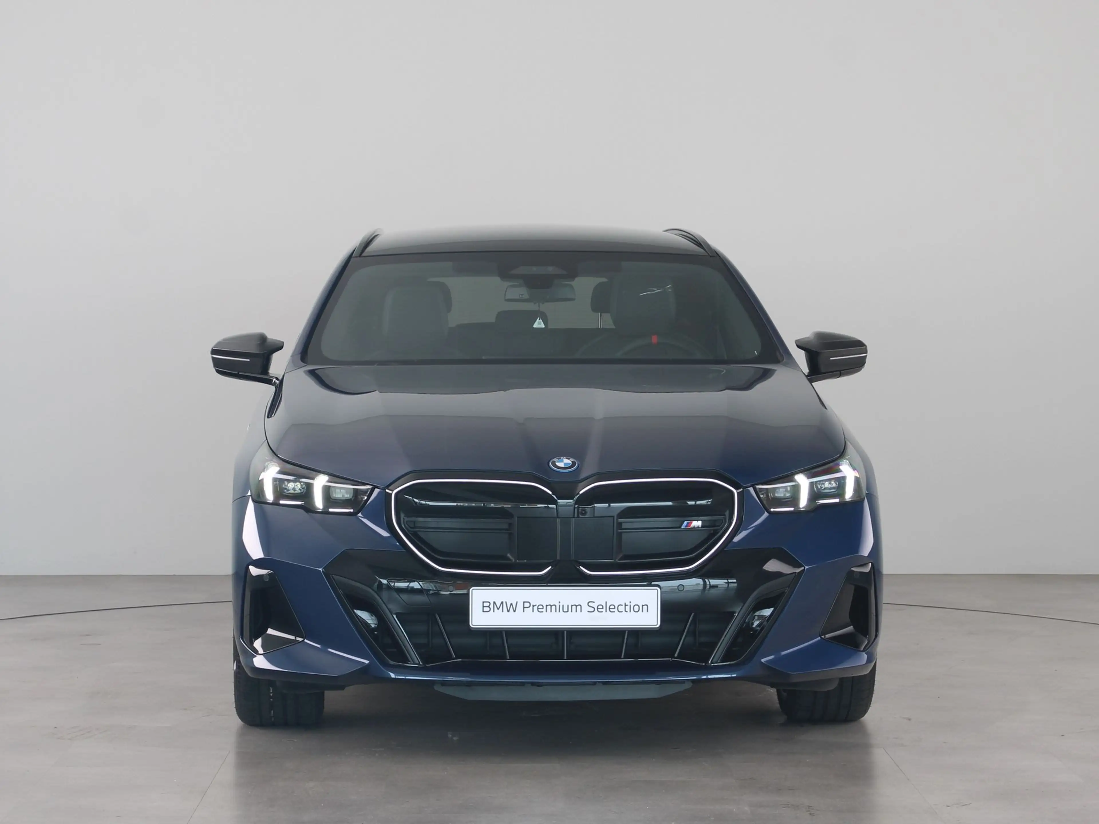 BMW i5 Touring M60 xDrive 84 kWh — photo 7