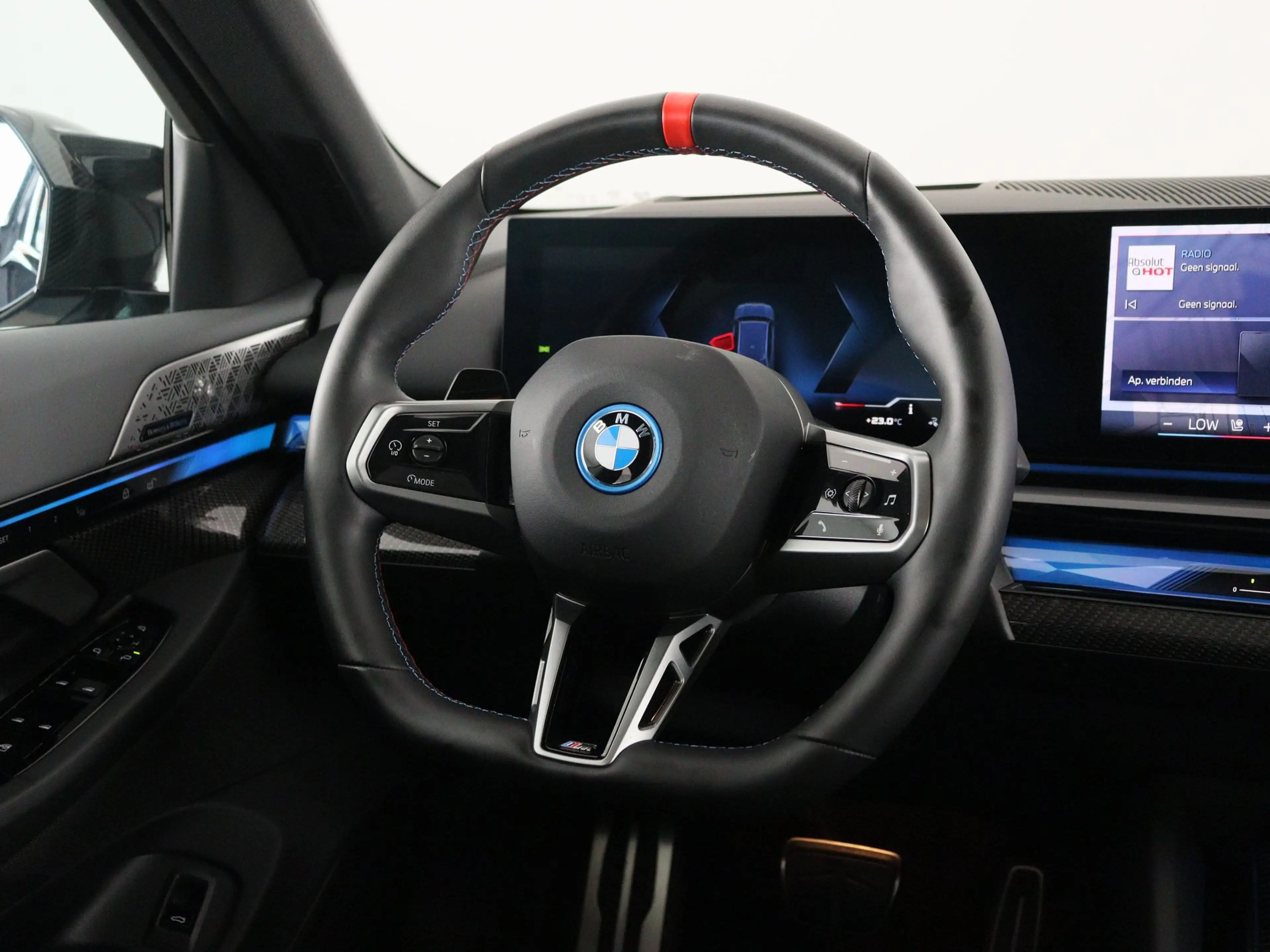 BMW i5 Touring M60 xDrive 84 kWh — photo 2