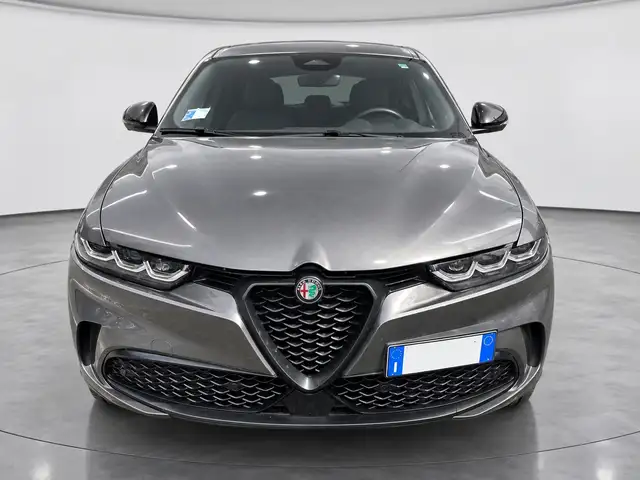 Alfa Romeo Tonale view 2
