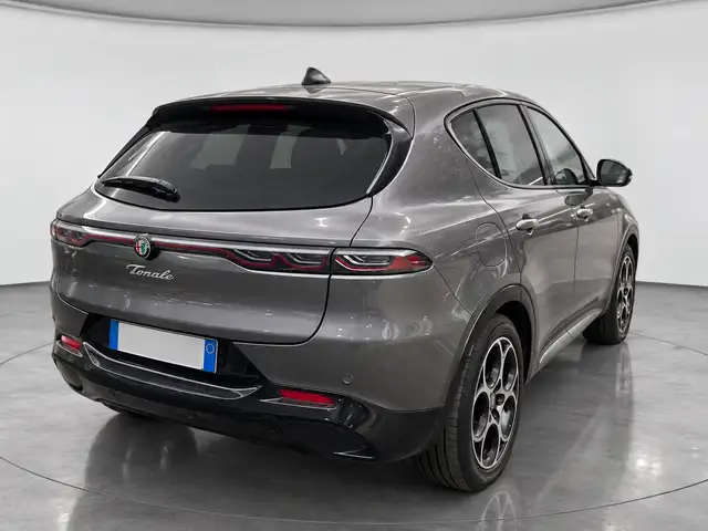 Alfa Romeo Tonale view 3