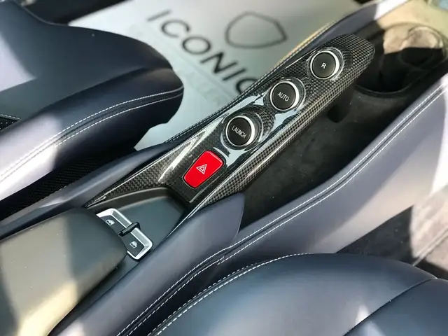 Ferrari F8 Tributo view 12