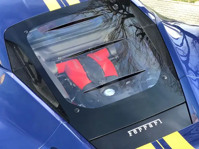 Ferrari F8 Tributo view 4