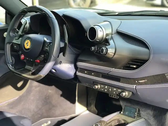 Ferrari F8 Tributo view 13