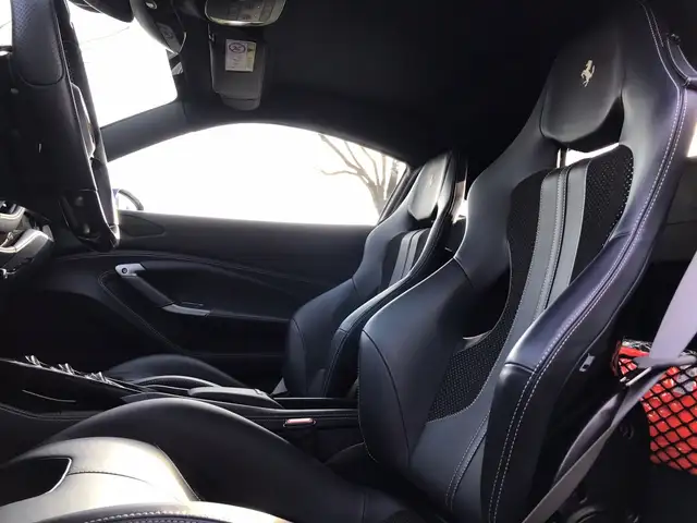 Ferrari F8 Tributo view 15