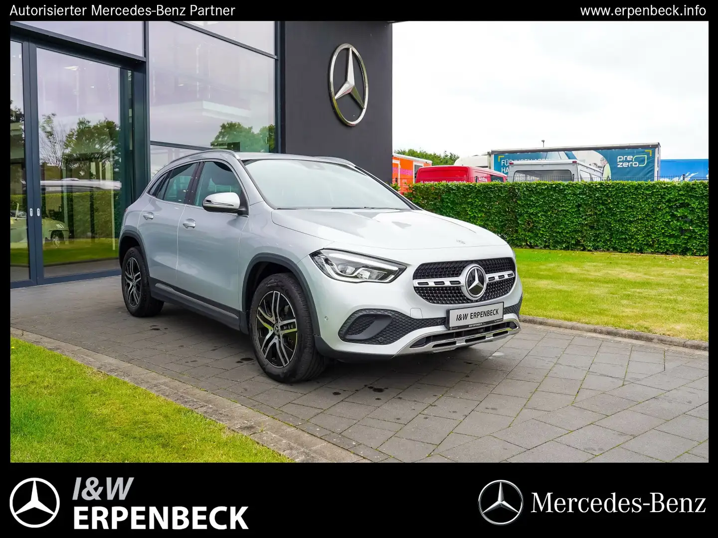 Mercedes-Benz GLA 200 GLA 200 7G Progressive Kamera AHK LED MBUX SHZ Silber - 1