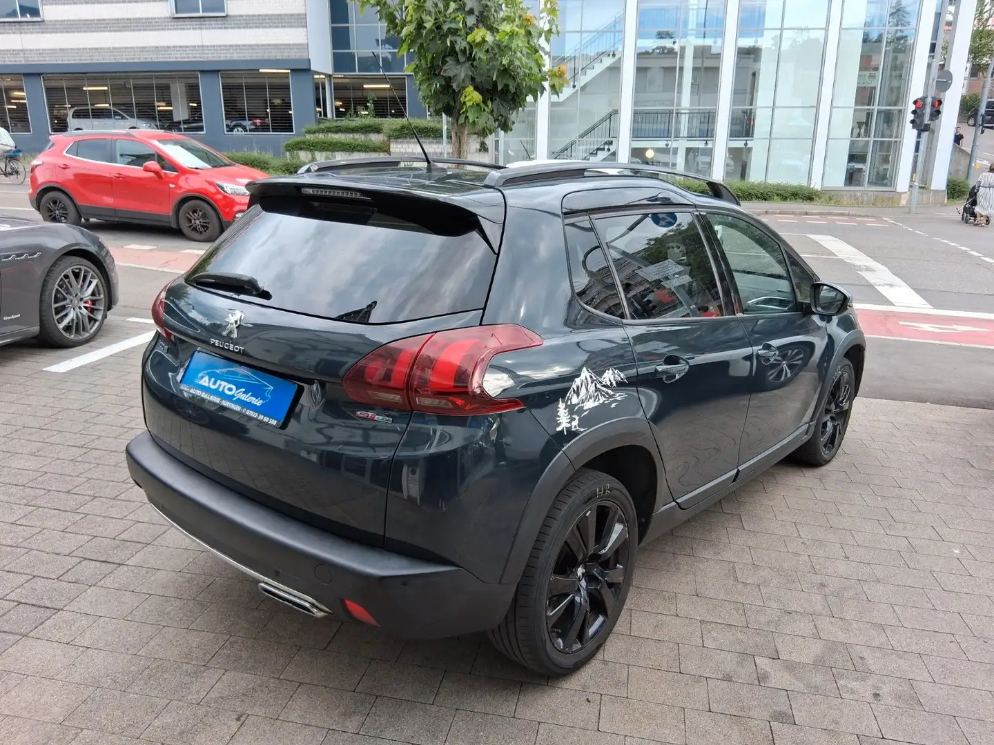 Peugeot 2008 Allure GT Line /Automatik/Navi/Panorama/ Grau - 2