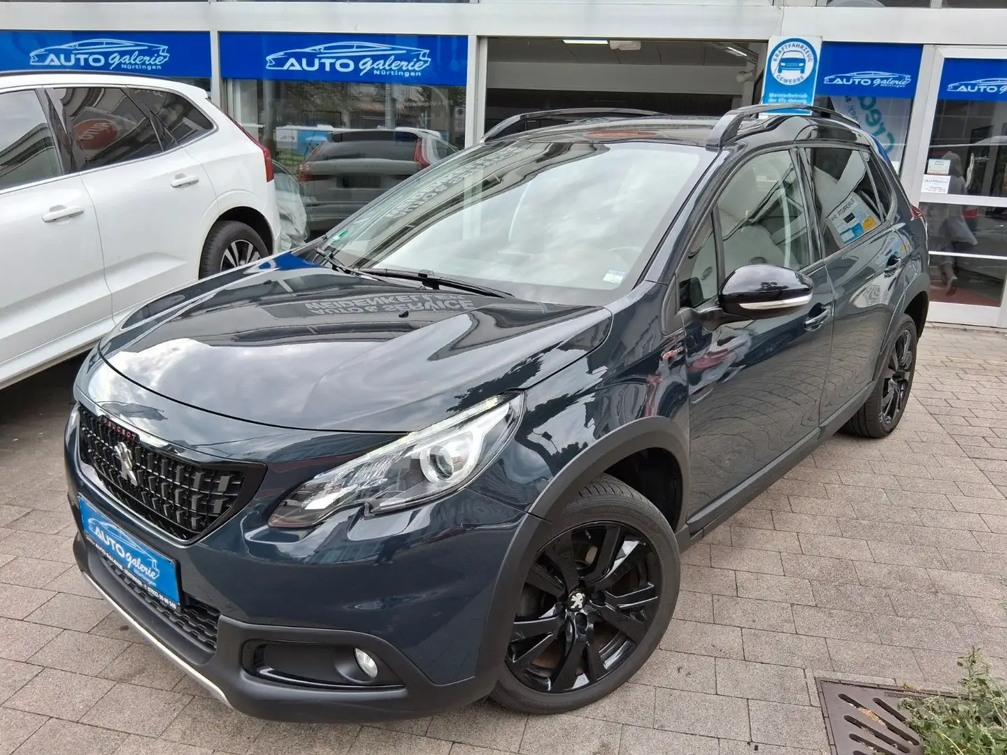 Peugeot 2008 Allure GT Line /Automatik/Navi/Panorama/ Grau - 1