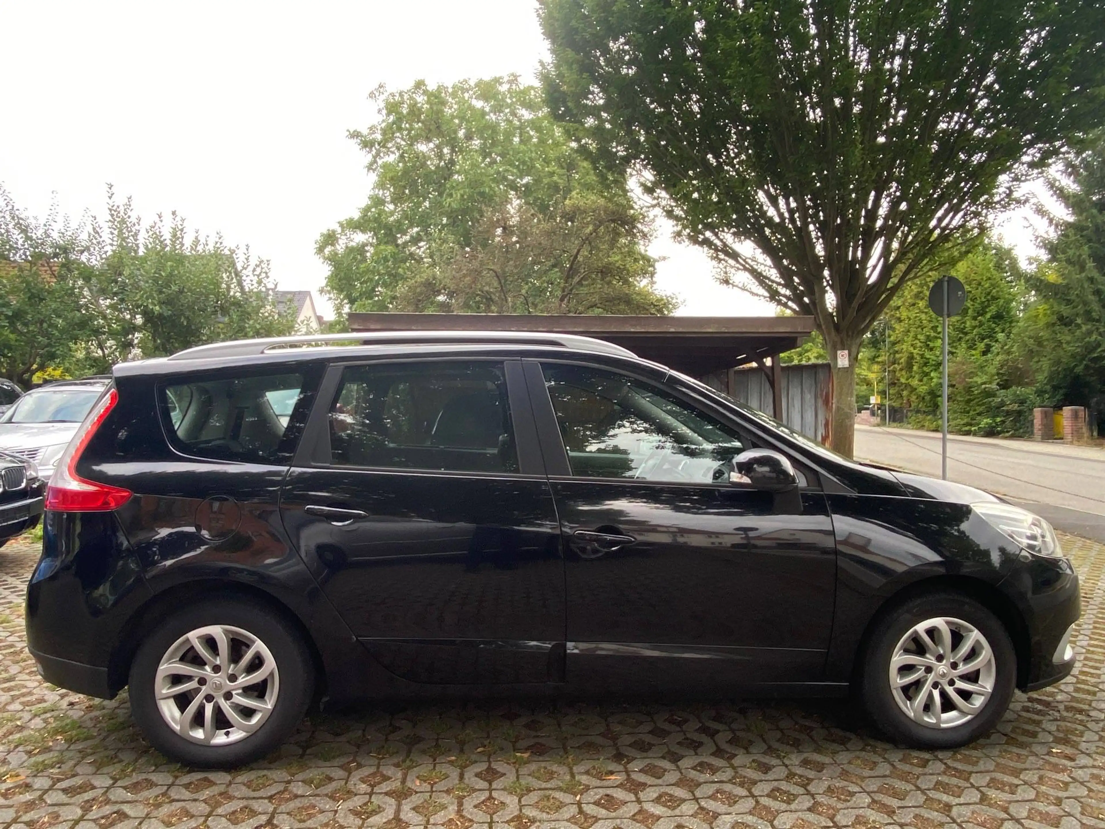 Renault Grand Scenic Renault Grand Scenic dCi 110 S&S Xmod Paris 7-Sitzer — photo 8