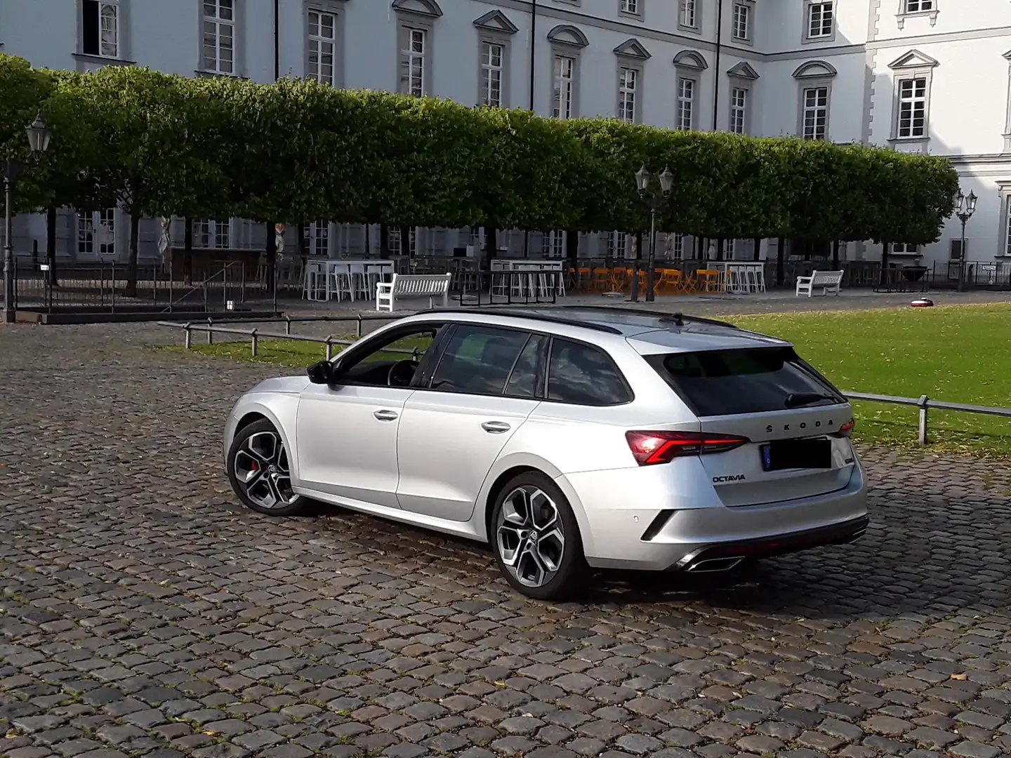 Skoda Octavia Octavia Combi Diesel IV Combi 2.0 TDI DSG RS Plus Silber - 2