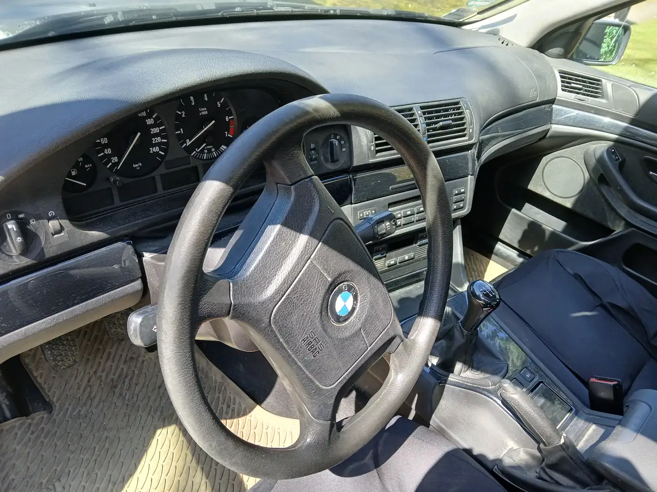 BMW 520i, foto 8