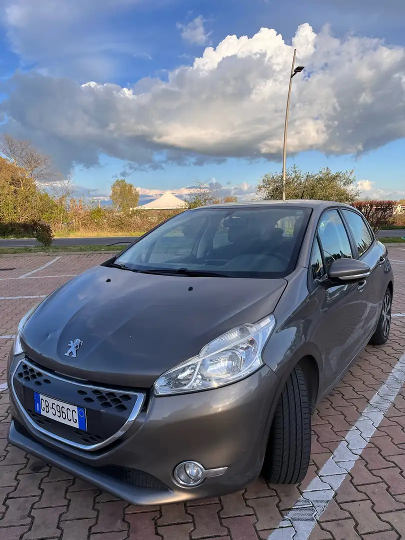 Peugeot 208 5p 1.4 e-hdi 8v Active s&s robot Or - 1
