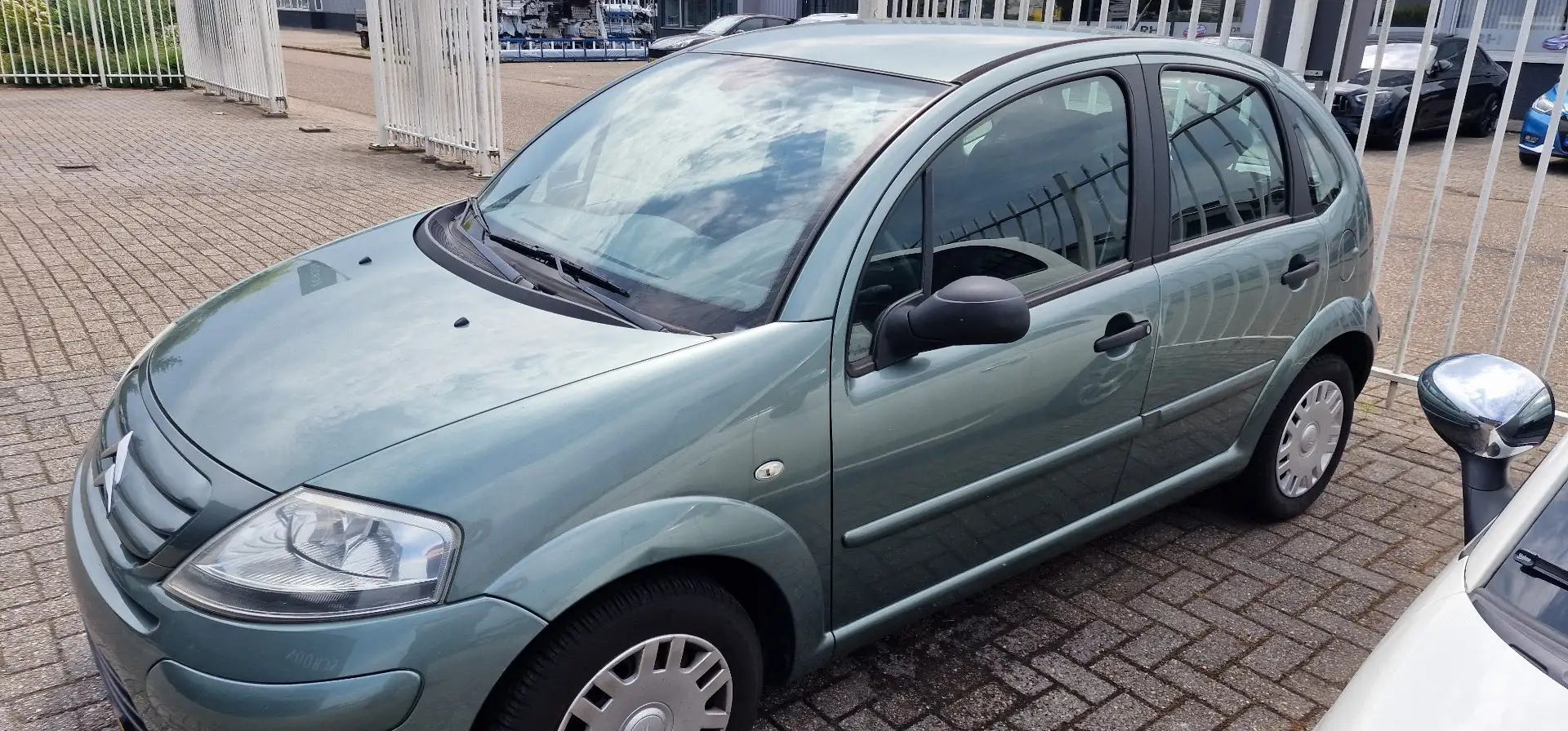 Citroen C3 1.4i Ambiance Groen - 1