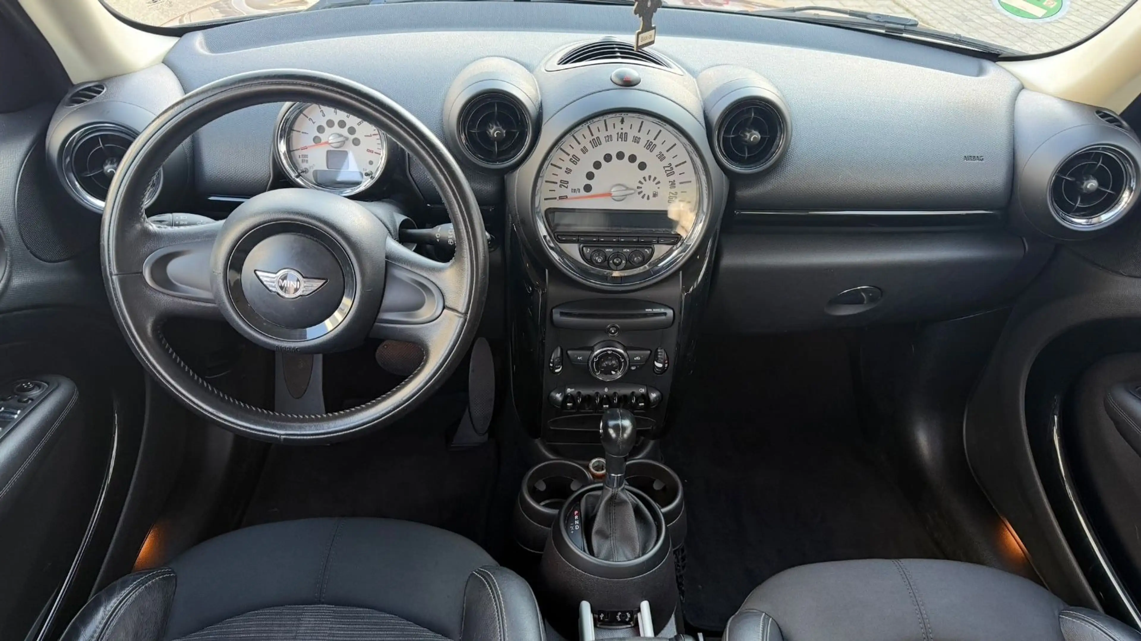 MINI One Countryman 1.6 AUTOMATIK TÜV,LEDER,EURO6,PDC — photo 9