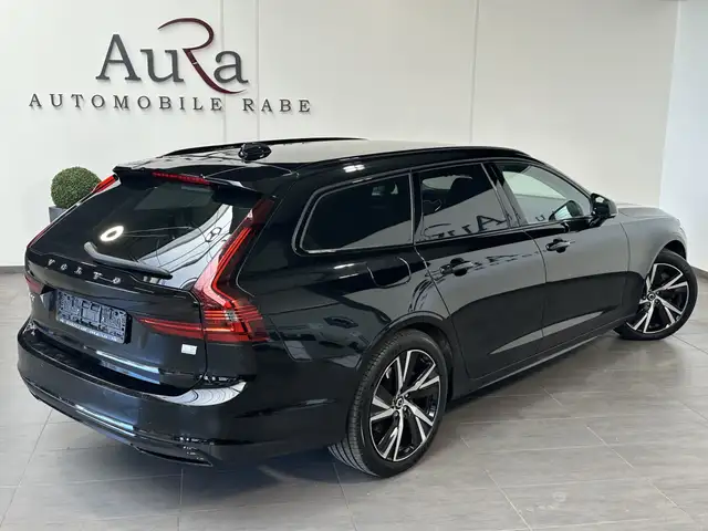 Volvo V90 view 5
