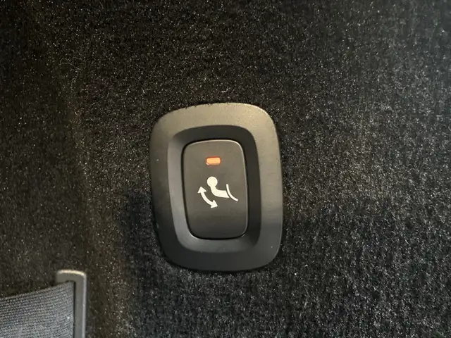 Volvo V90 view 8