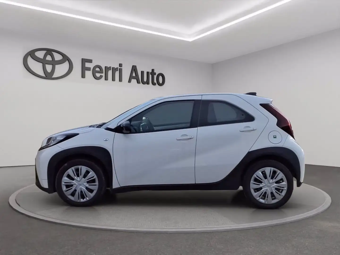 Toyota Aygo X 1.0 active 72cv Blanc - 2