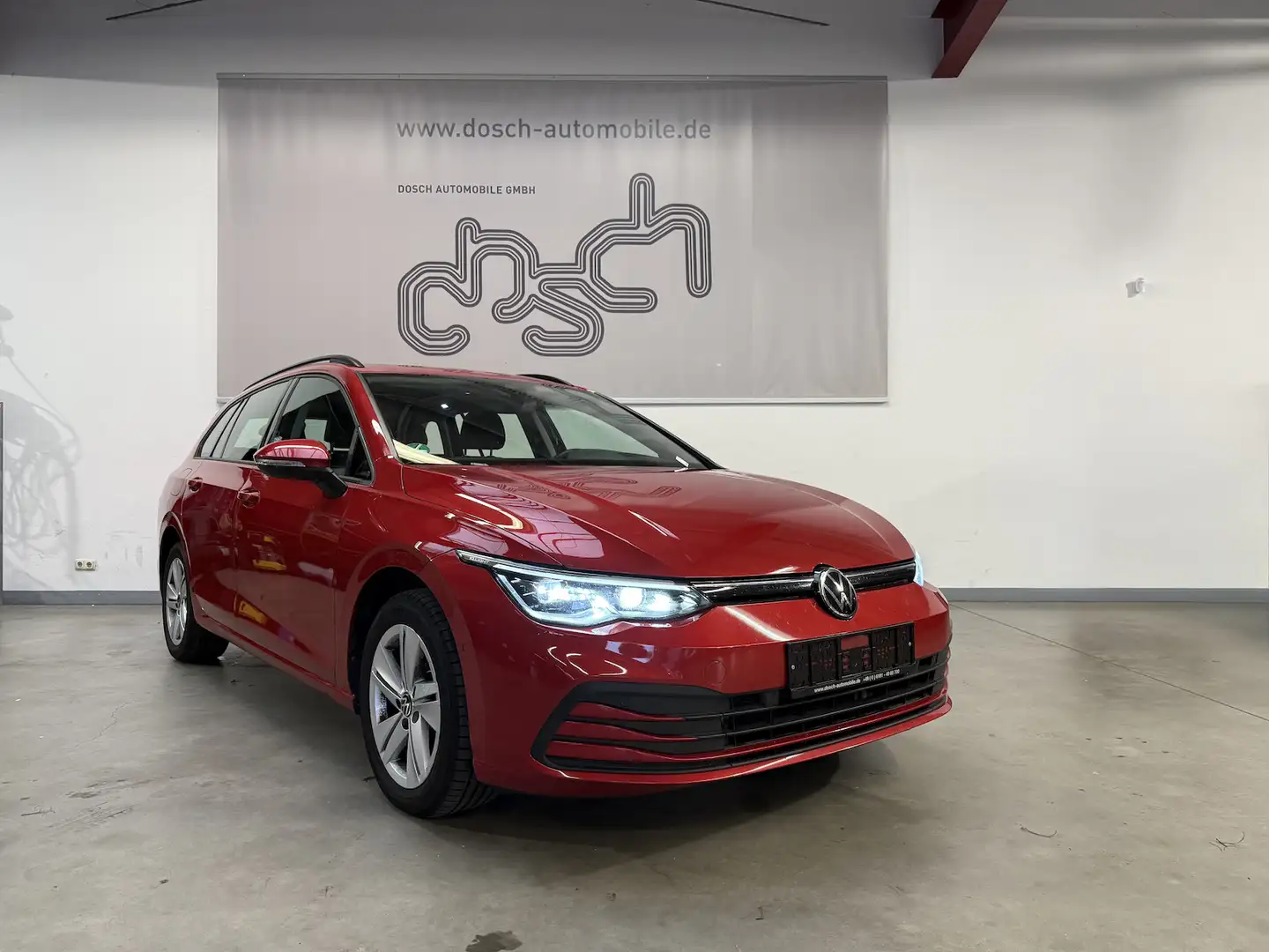 Volkswagen Golf Variant Life DSG/IQ Drive/HUD/AHK/KAMERA/PANO Červená - 1