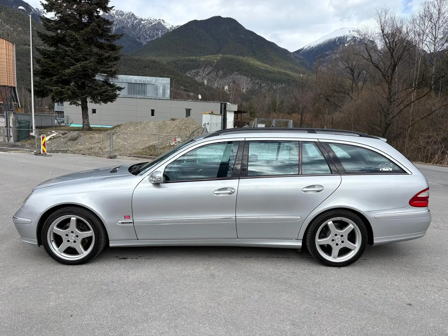 Mercedes-Benz E 320 E 320 T Avantgarde 4MATIC CDI Aut. Avantgarde Silber - 2
