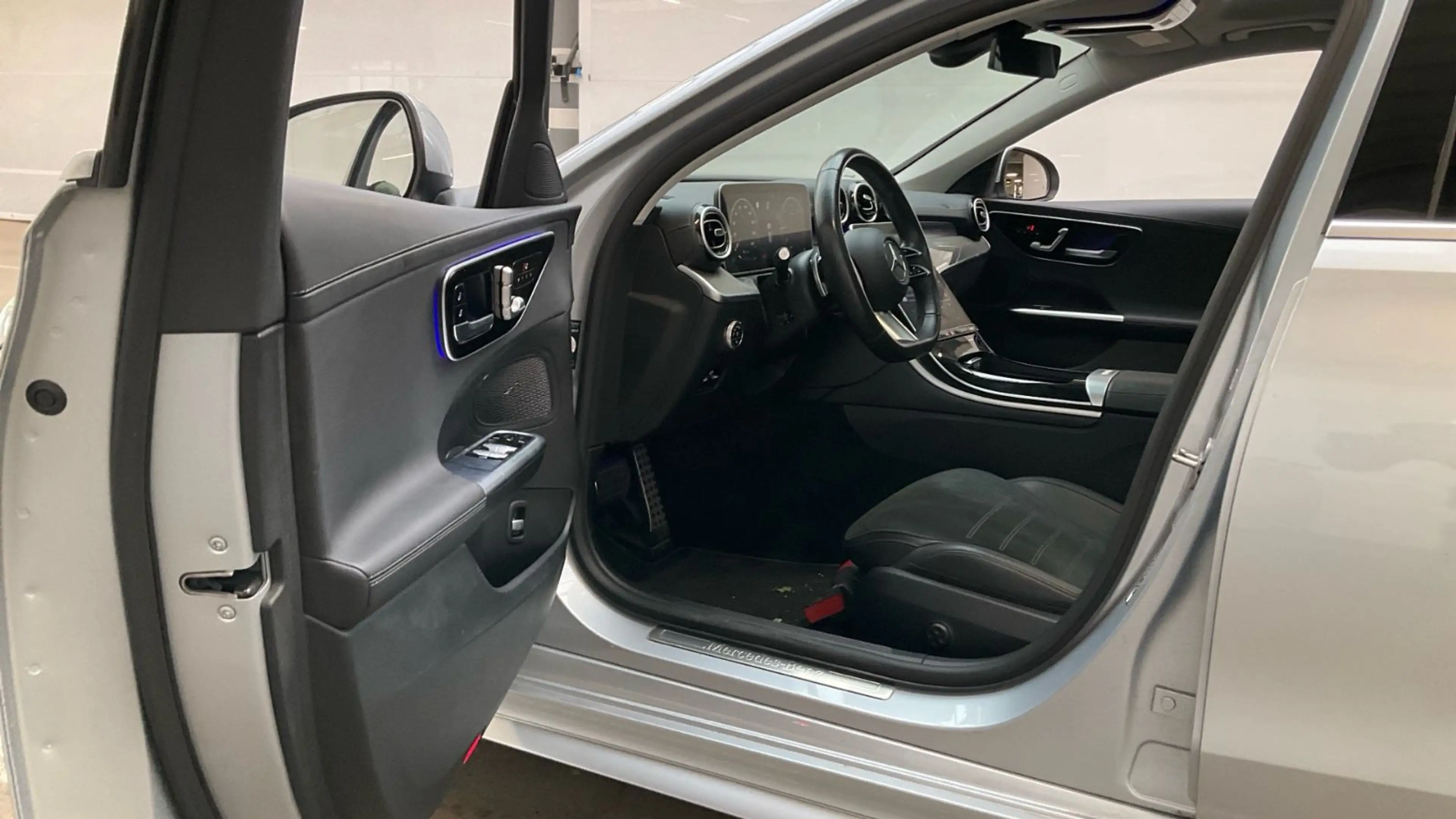 Mercedes-Benz C 220 d*AMG LINE*PANO*KAM*WIDE*AMBIENTE* — photo 5