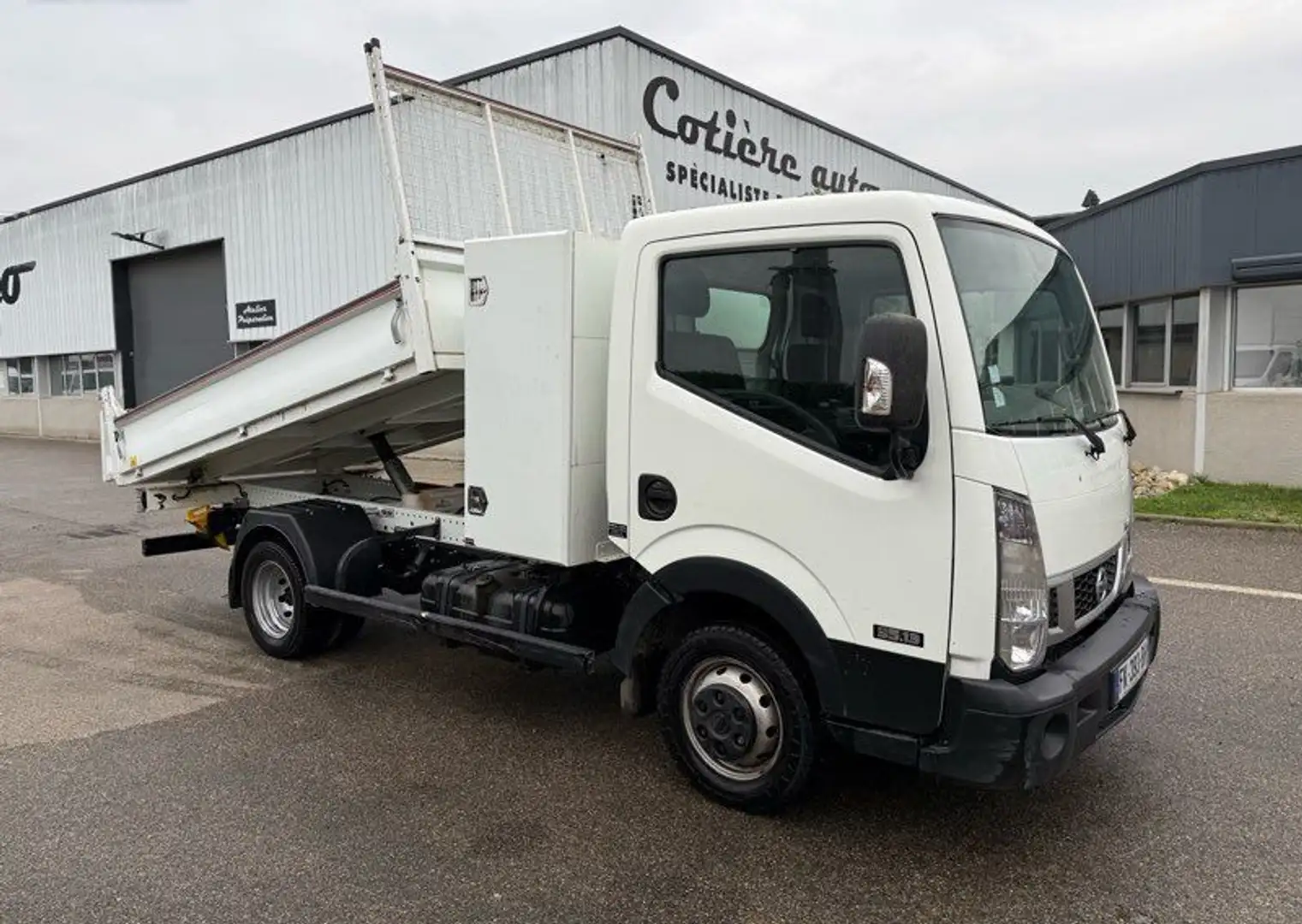 Nissan Interstar 18990 ht cabstar nt400 benne coffre 3.0 Weiß - 1