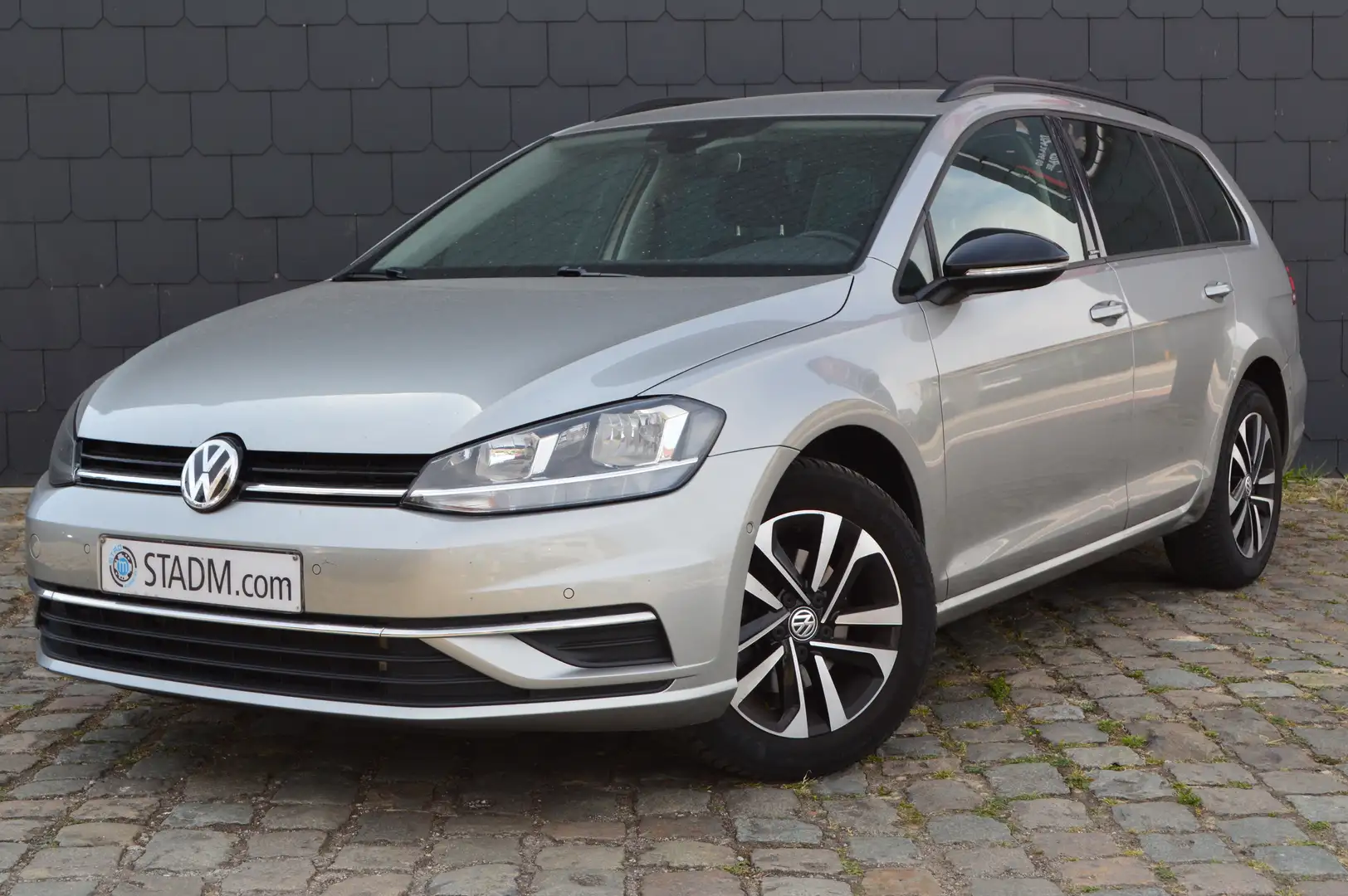 Volkswagen Golf Golf 1.6 CR TDi iQ DRIVE FULL CARNET NAVI CARPLAY Gris - 1