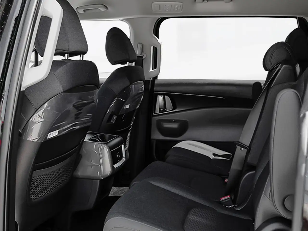 Kia Carnival снимка Kia Carnival
