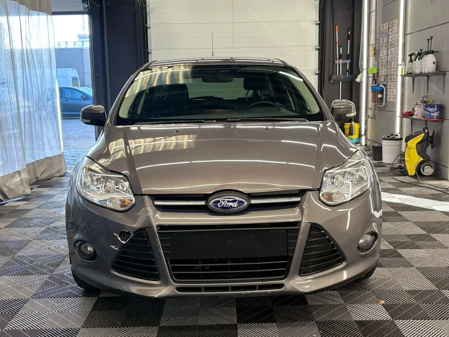 Ford Focus 1.6i benzine bj. 2013 199000km Euro 5 Export Grijs - 2