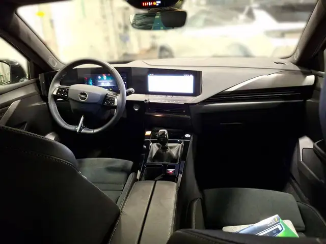Opel Astra view 9