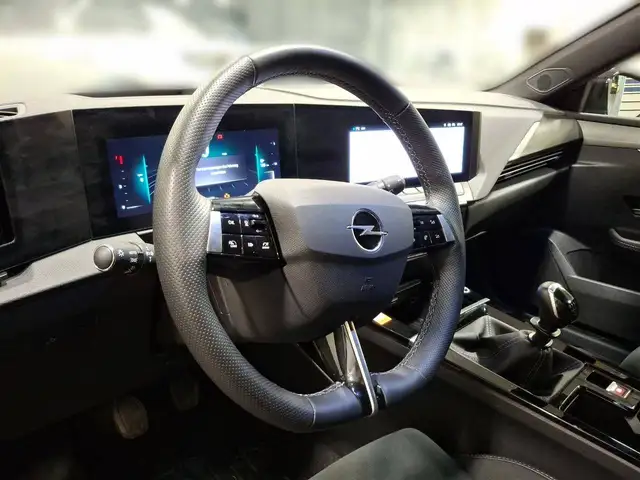 Opel Astra view 13