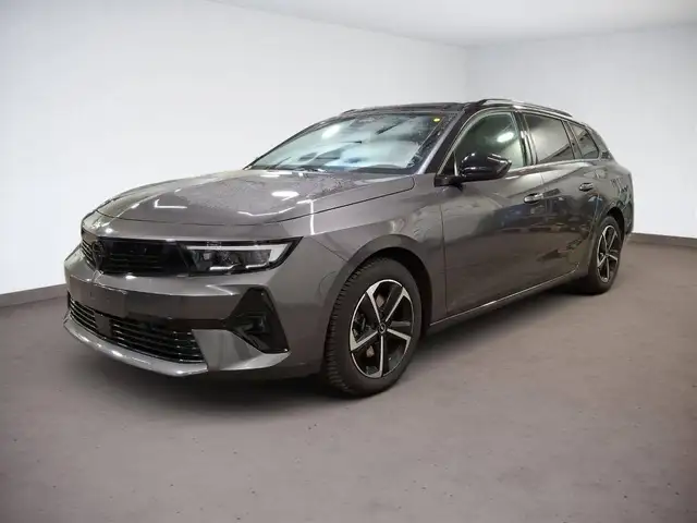 Opel Astra view 3