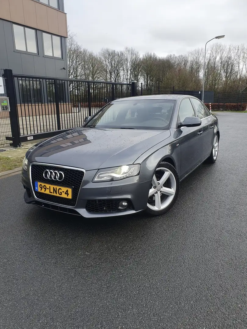 Audi A4 1.8 TFSI S edition Grijs - 2