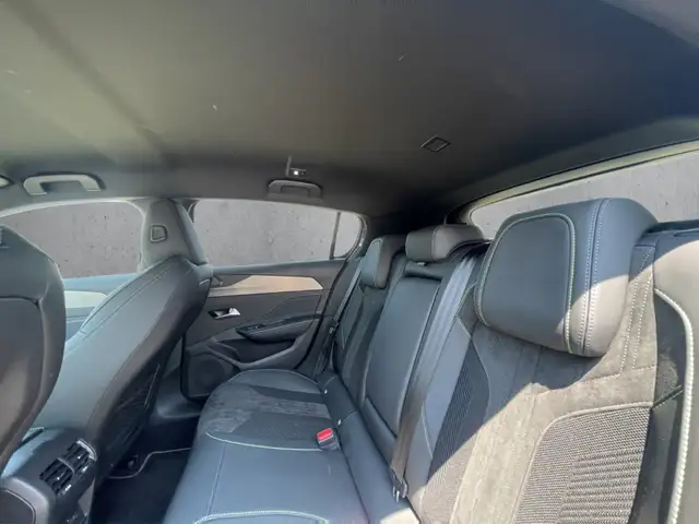 Peugeot 308 view 8