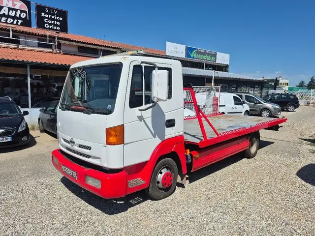 Nissan DEPANNEUSE TRES BON ETAT REVISé 4500 € VL