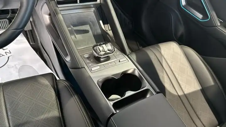 BYD Dolphin 2025, foto 16