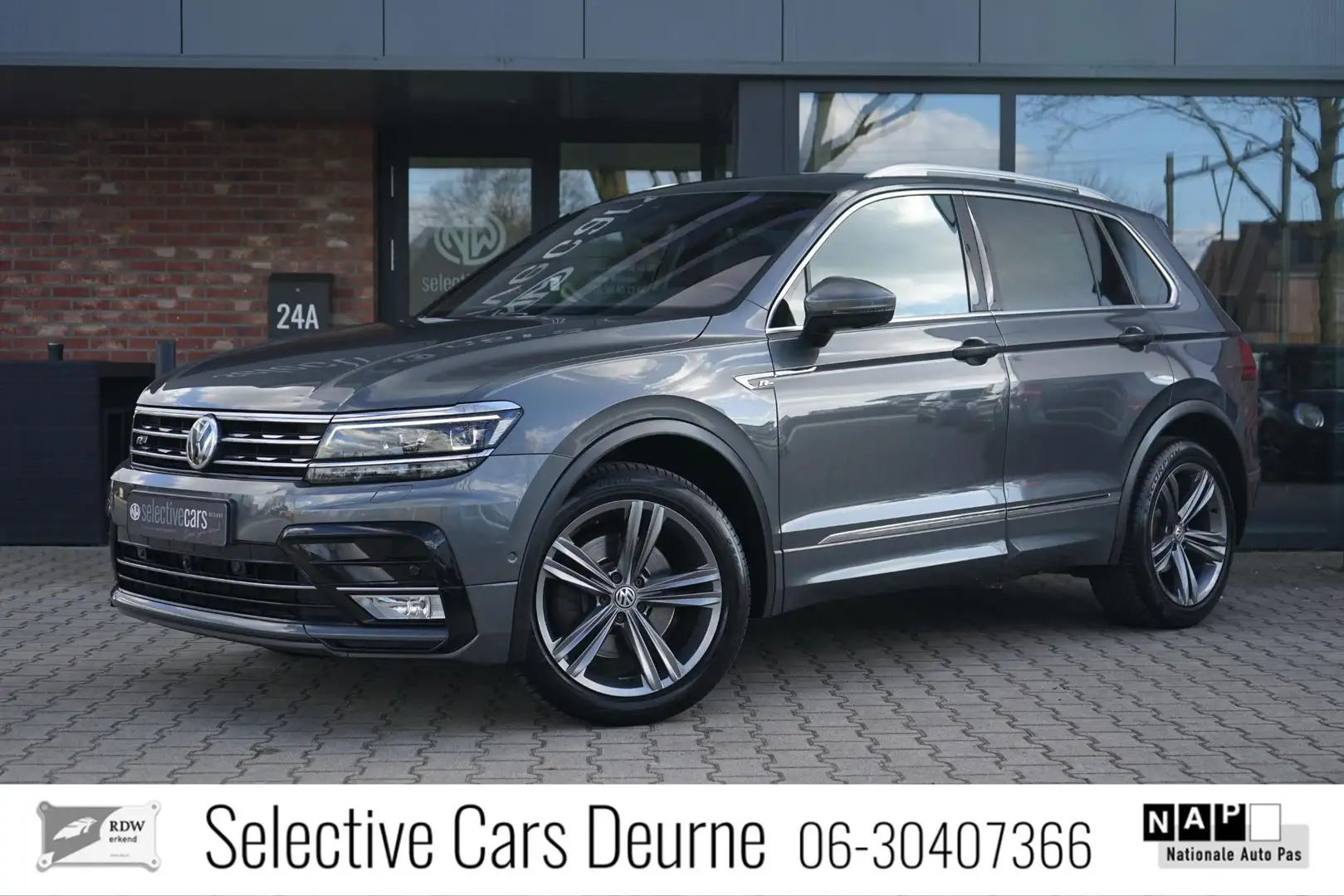 Volkswagen Tiguan 2.0 TSI 4Motion ,R-line, 360 Camera, Trekhaak, Key Gris - 1