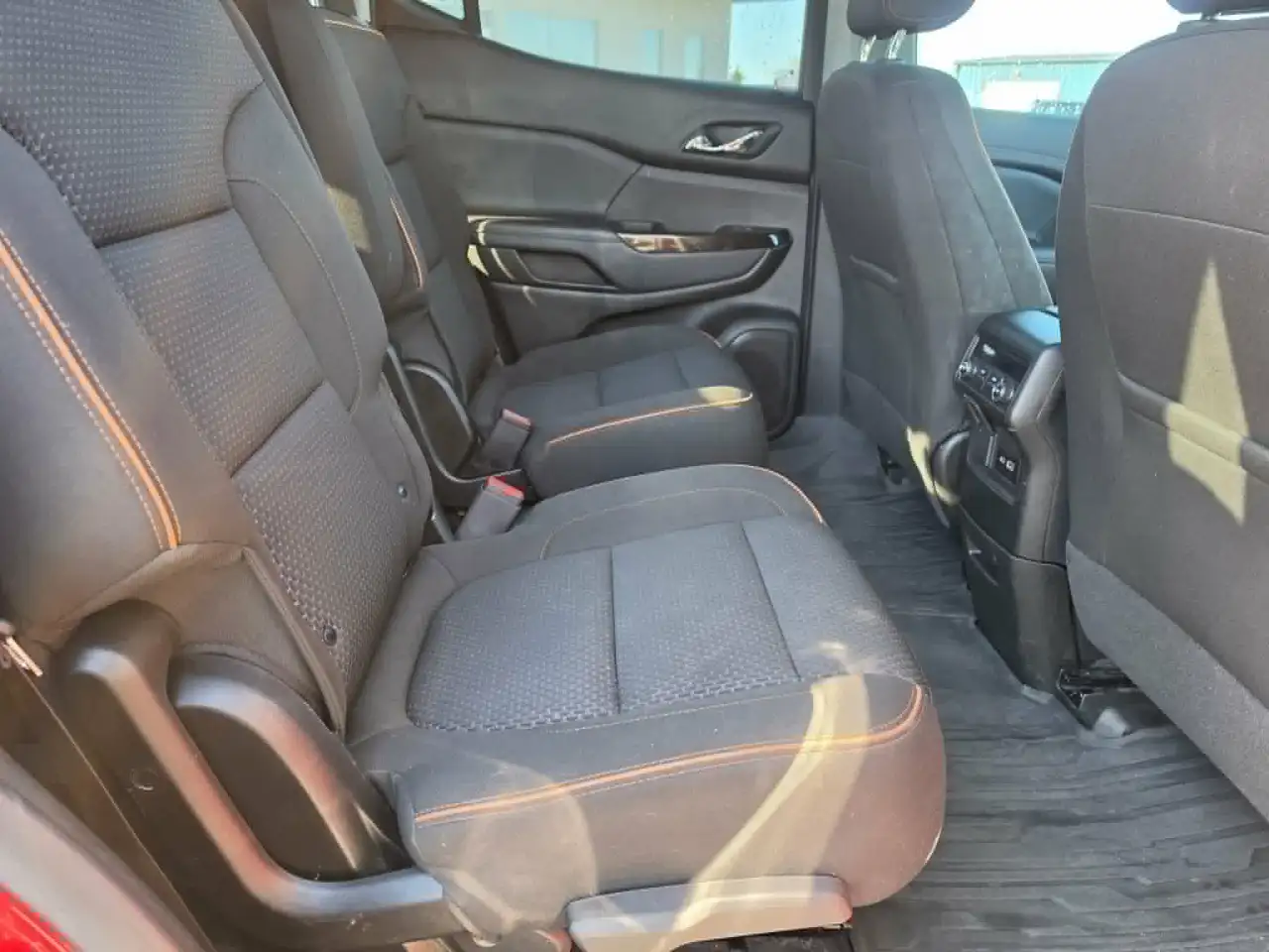 GMC Acadia снимка GMC Acadia