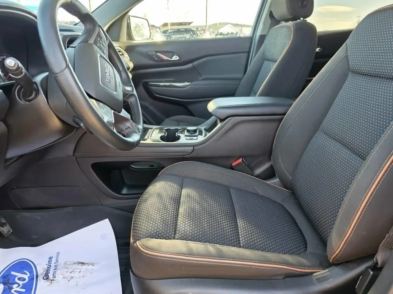 GMC Acadia снимка GMC Acadia