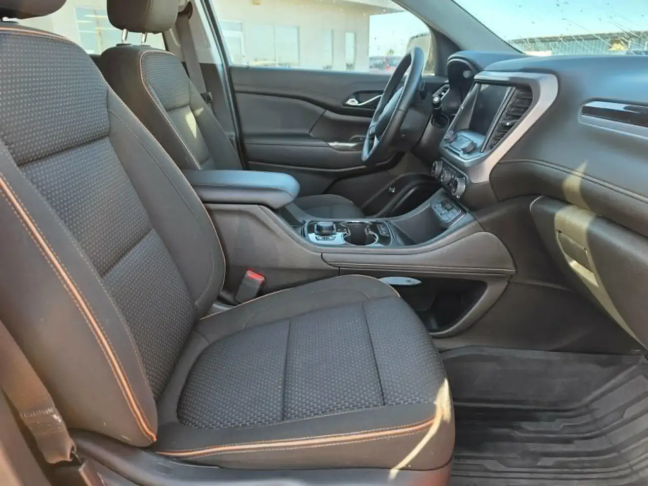 GMC Acadia снимка GMC Acadia
