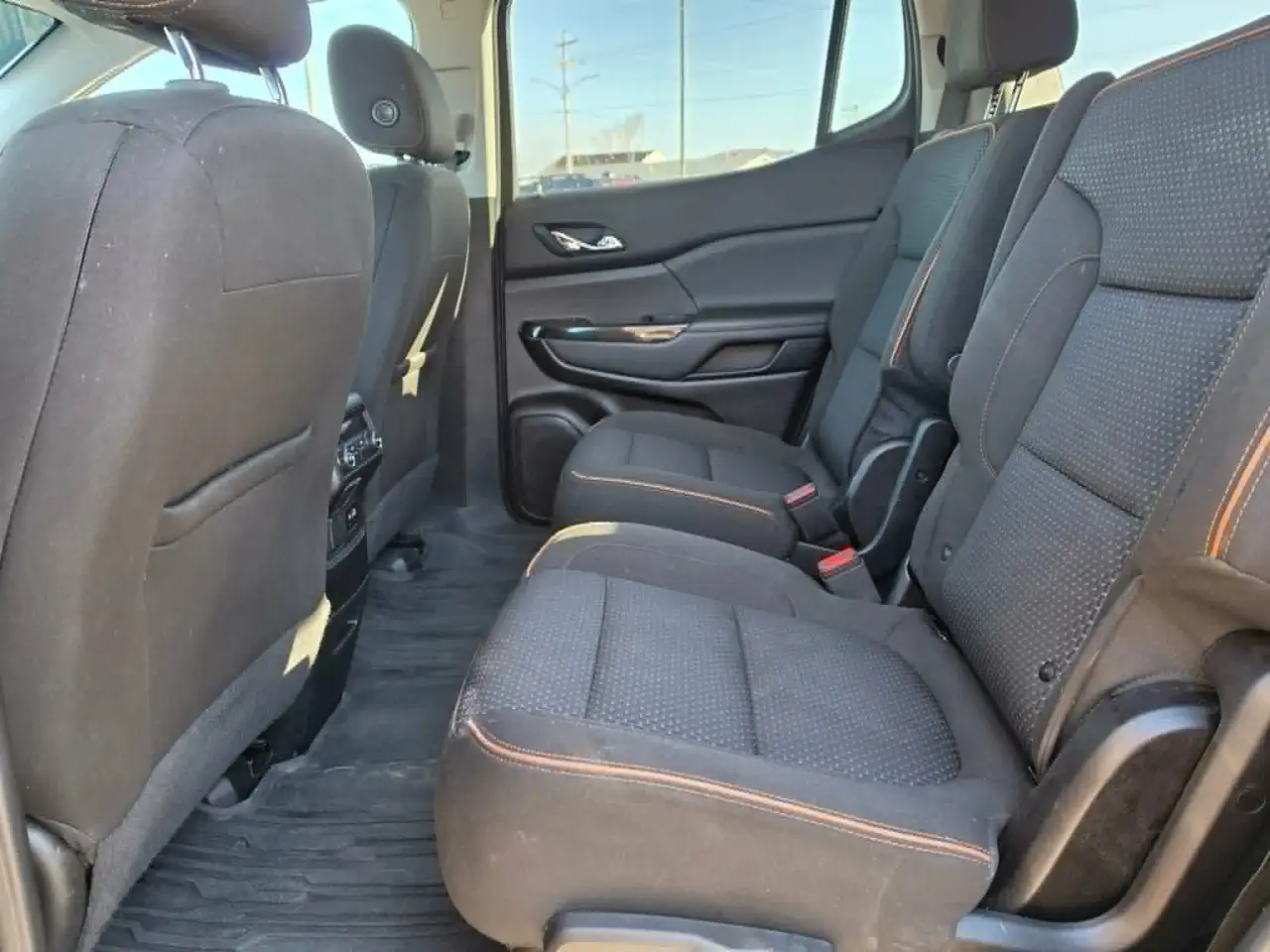 GMC Acadia снимка GMC Acadia