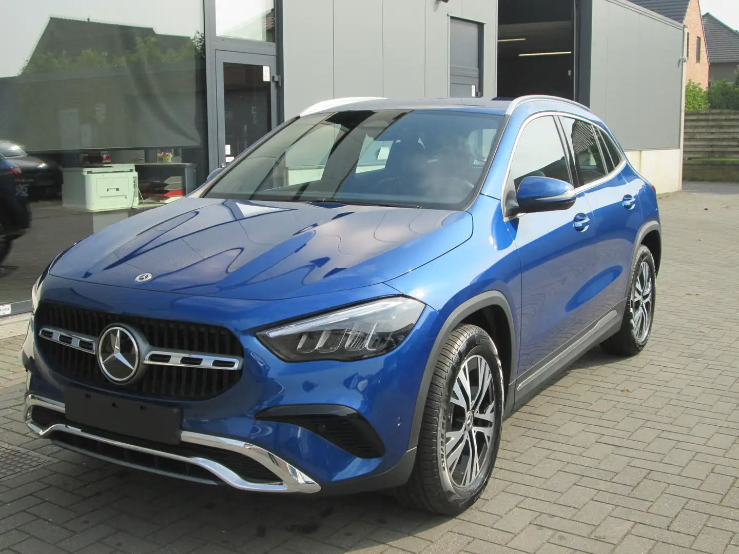 Mercedes-Benz GLA 250 E HYBRIDE FACELIFT TREKHAAK 9000 km !!! Bleu - 1
