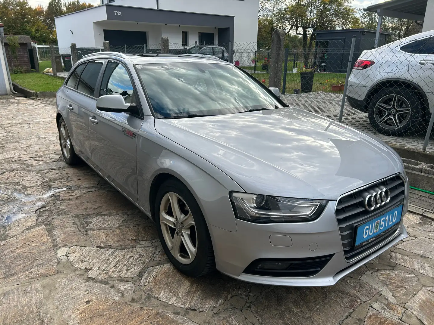 Audi A4 A4 Avant 2.0 TDI DPF atraction Automatik Grau - 2