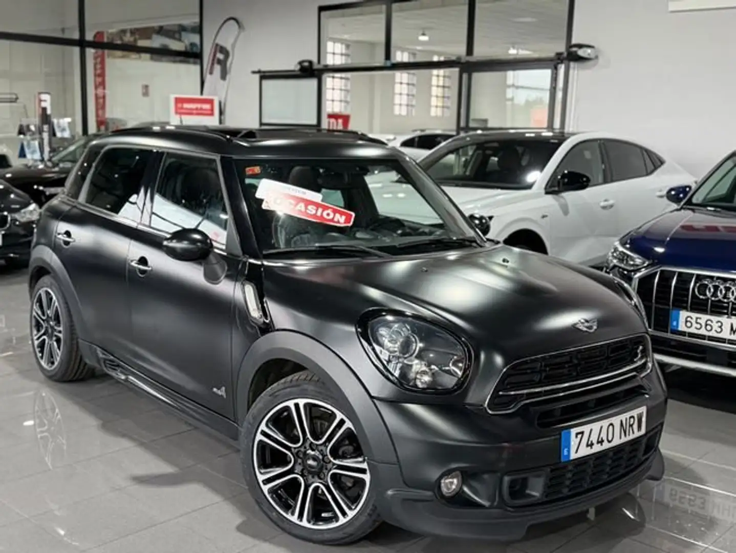 MINI Cooper Countryman SD ALL4 AUT. Negro - 2