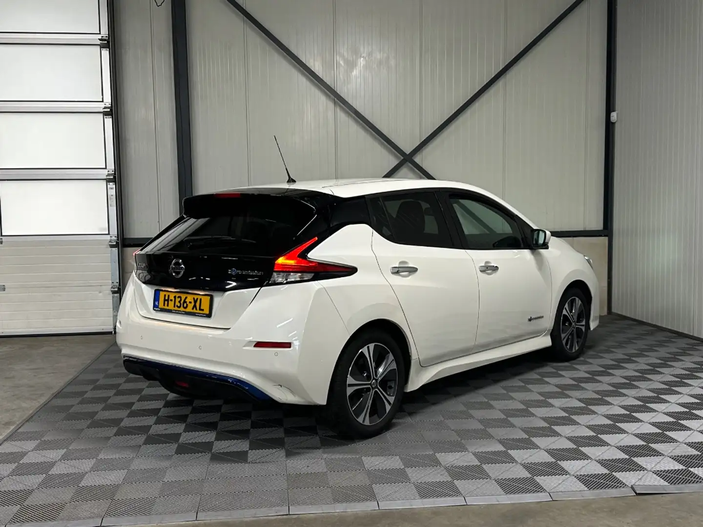 Nissan Leaf N-Connecta 40kWh | SoH 93% | Navi | Camera Wit - 2