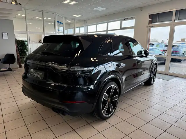 Porsche Cayenne view 5