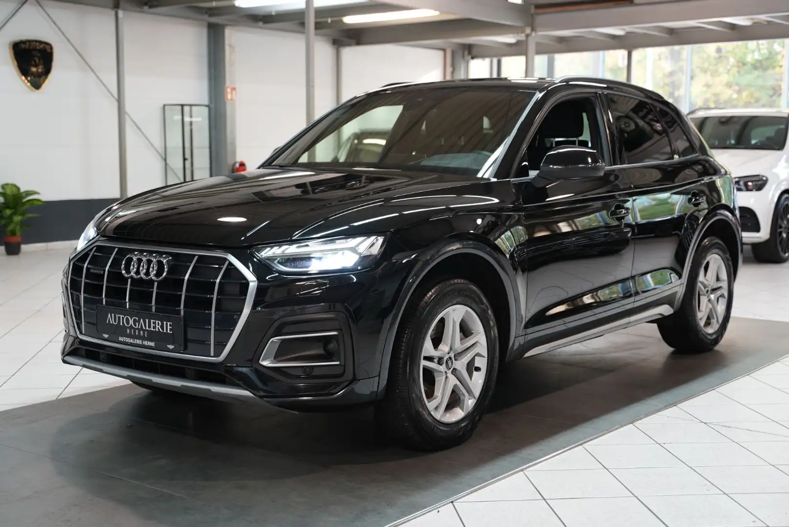 Audi Q5 45 TFSI quattro advanced*HUD*MATRIX LED*AHK* Schwarz - 1