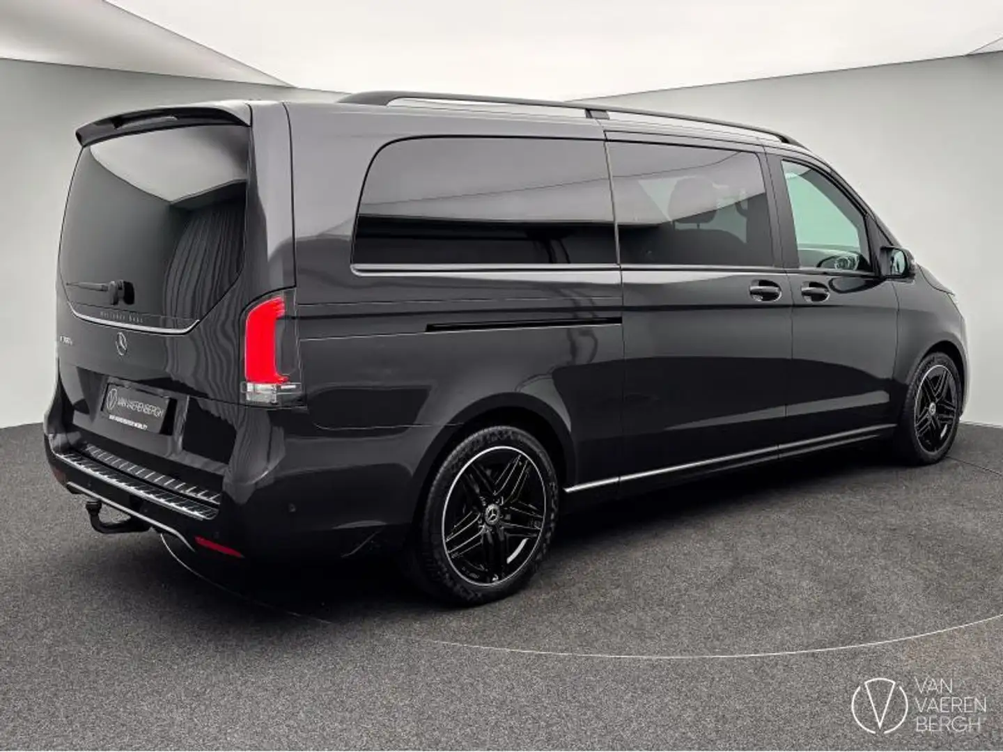 Mercedes-Benz V 300 d AMG LINE / LICHTE VRACHT / TREKHAAK Noir - 2